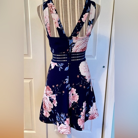 NWT Speechless juniors dress blue with flowers size small - Picture 3 of 6